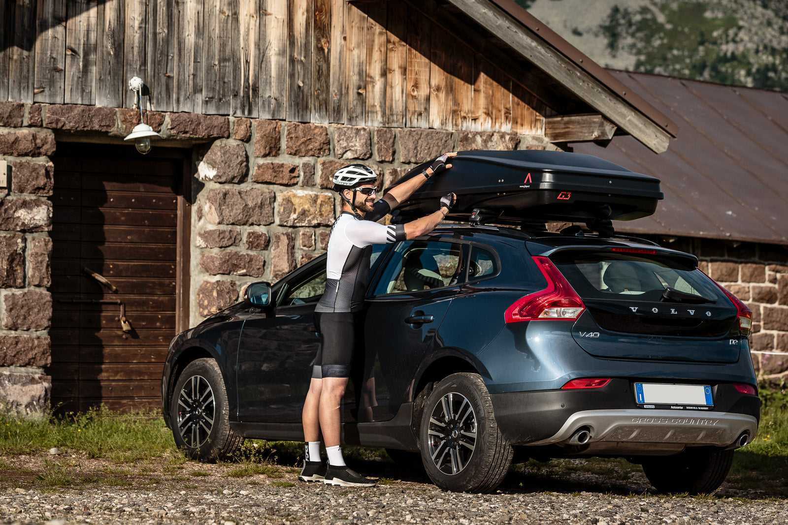 volvo v40 roof tent Spark Rapid 520 (420L) Roof Box
